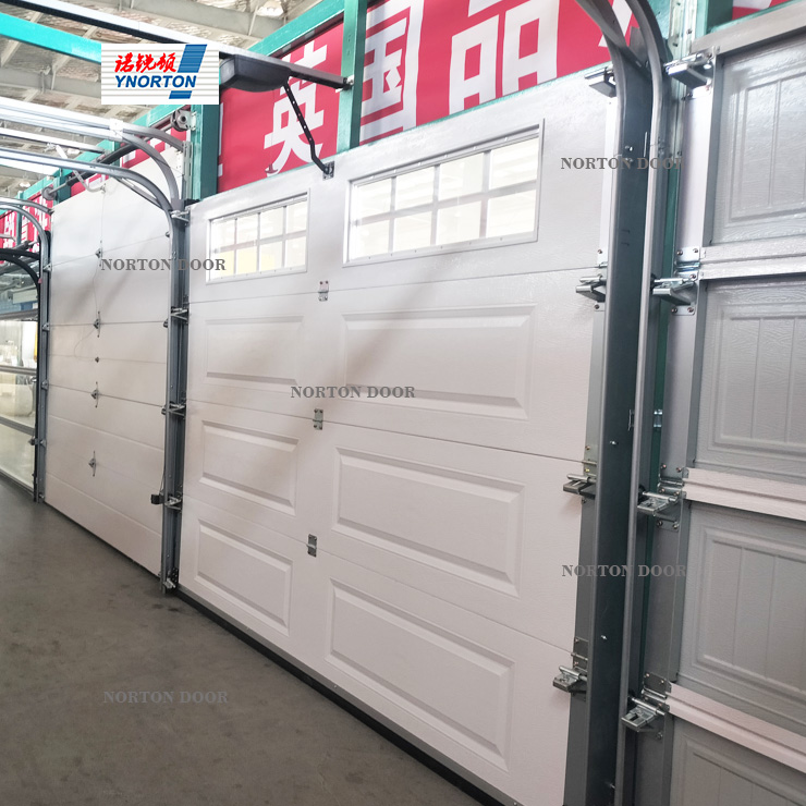 گیراج کے دروازوں کی معمول کی دیکھ بھال کے لیے پانچ اہم نکات: یہ چالیں ان کی سروس لائف کو بڑھانے میں مدد کرتی ہیں۔